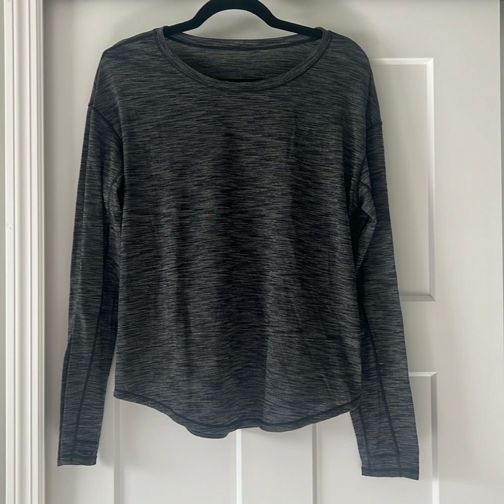Lululemon gray long sleeved top